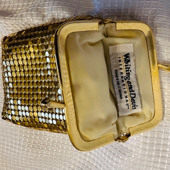 VINTAGE Whiting and Davis clutch - Picture 3 of 3